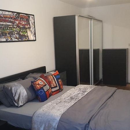 Double Room With Shared Bathroom Londra Exterior foto